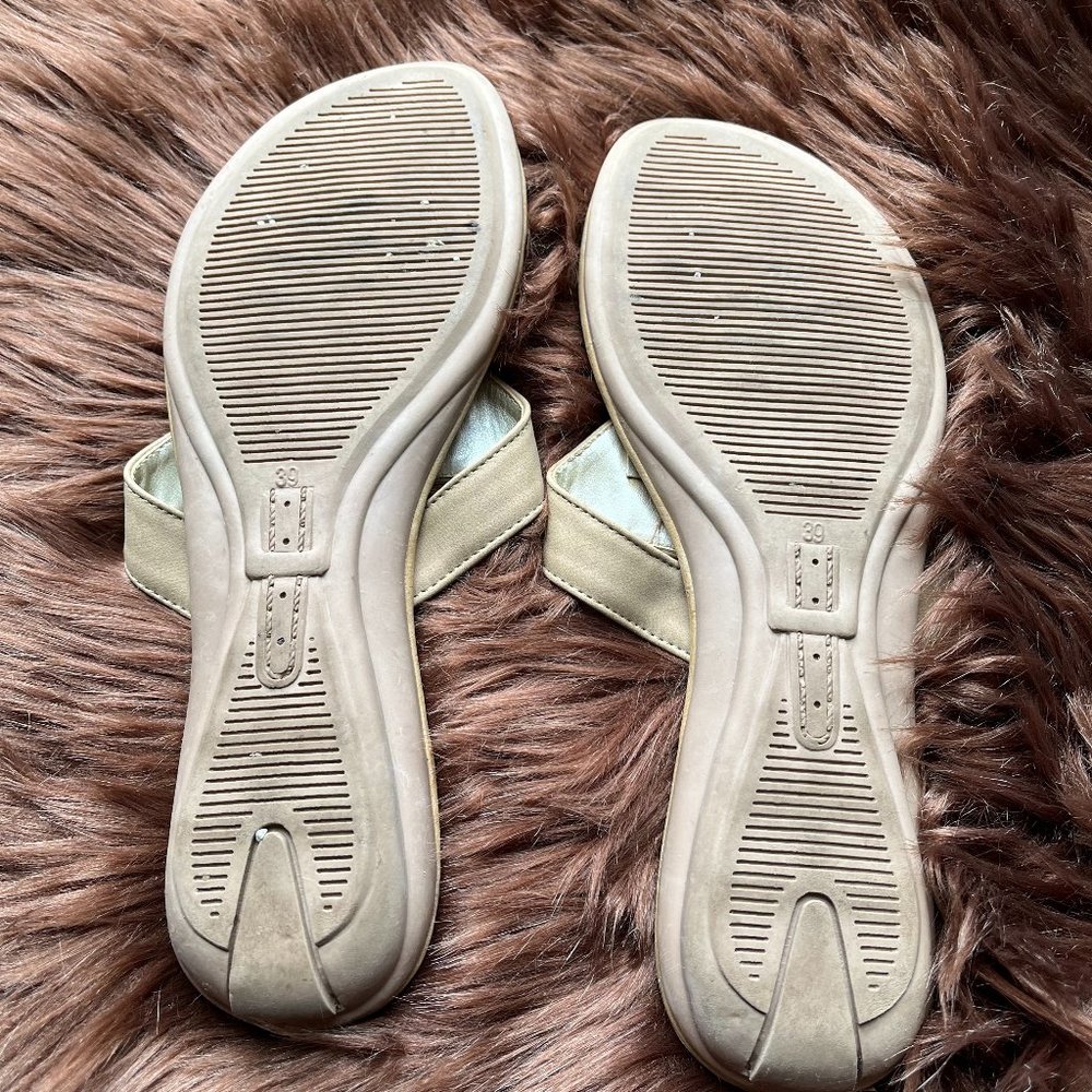 St. Yves Sandals - Picture 8 of 8